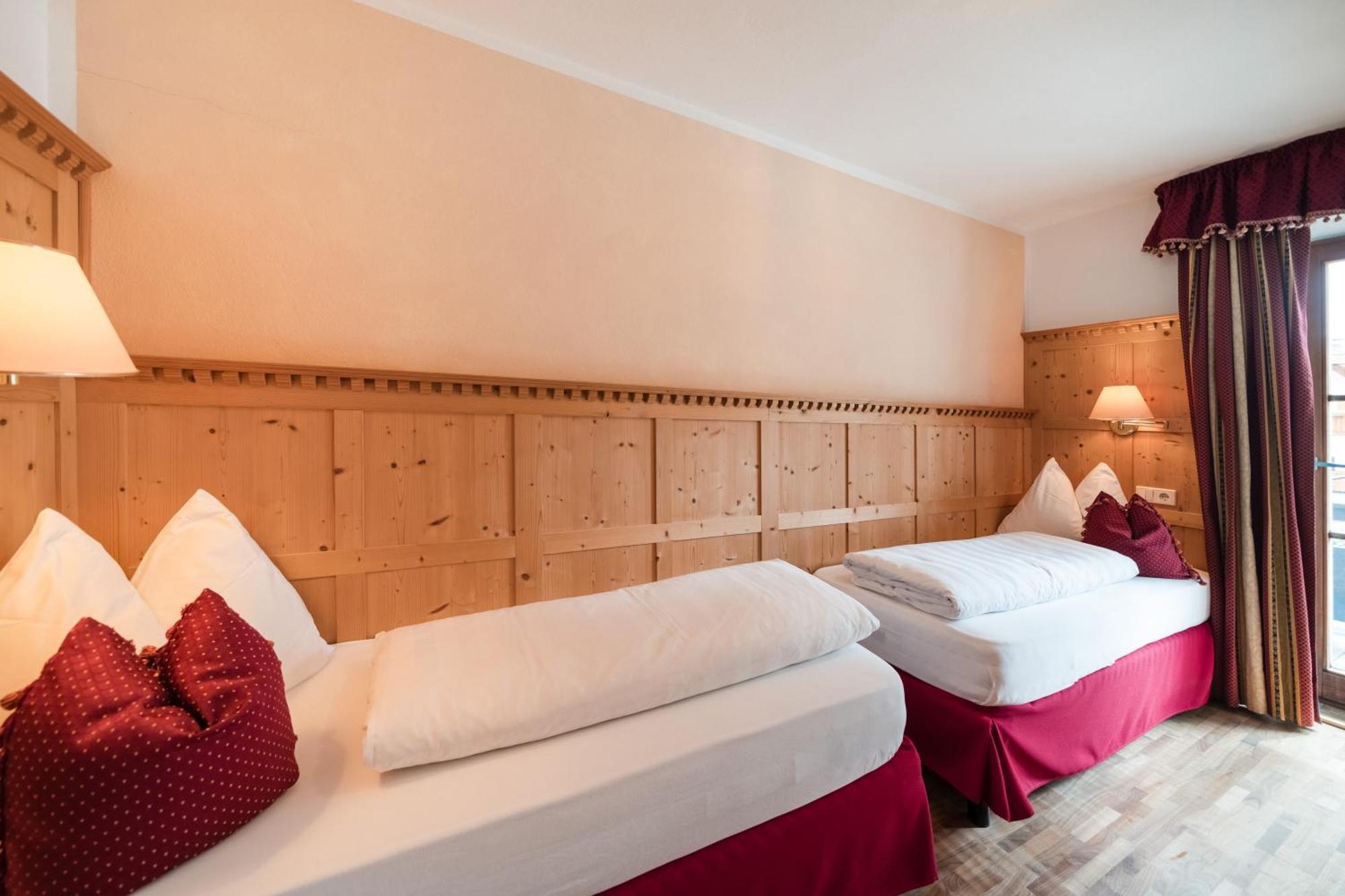 Al Plan, A Mountain Moving Hotel San Vigilio Extérieur photo